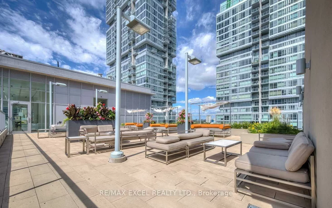 21, Nelson, Waterfront Communities C1, Toronto