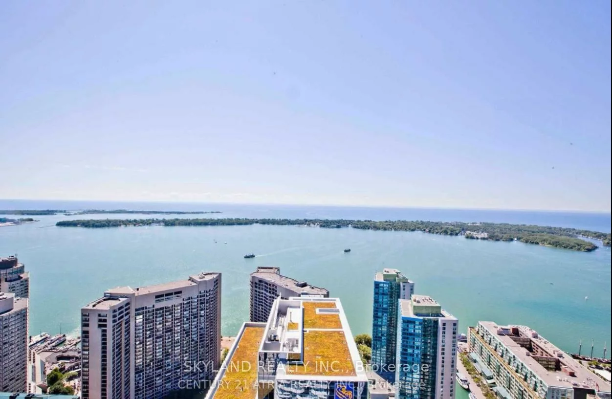 100, Harbour, Waterfront Communities C1, Toronto