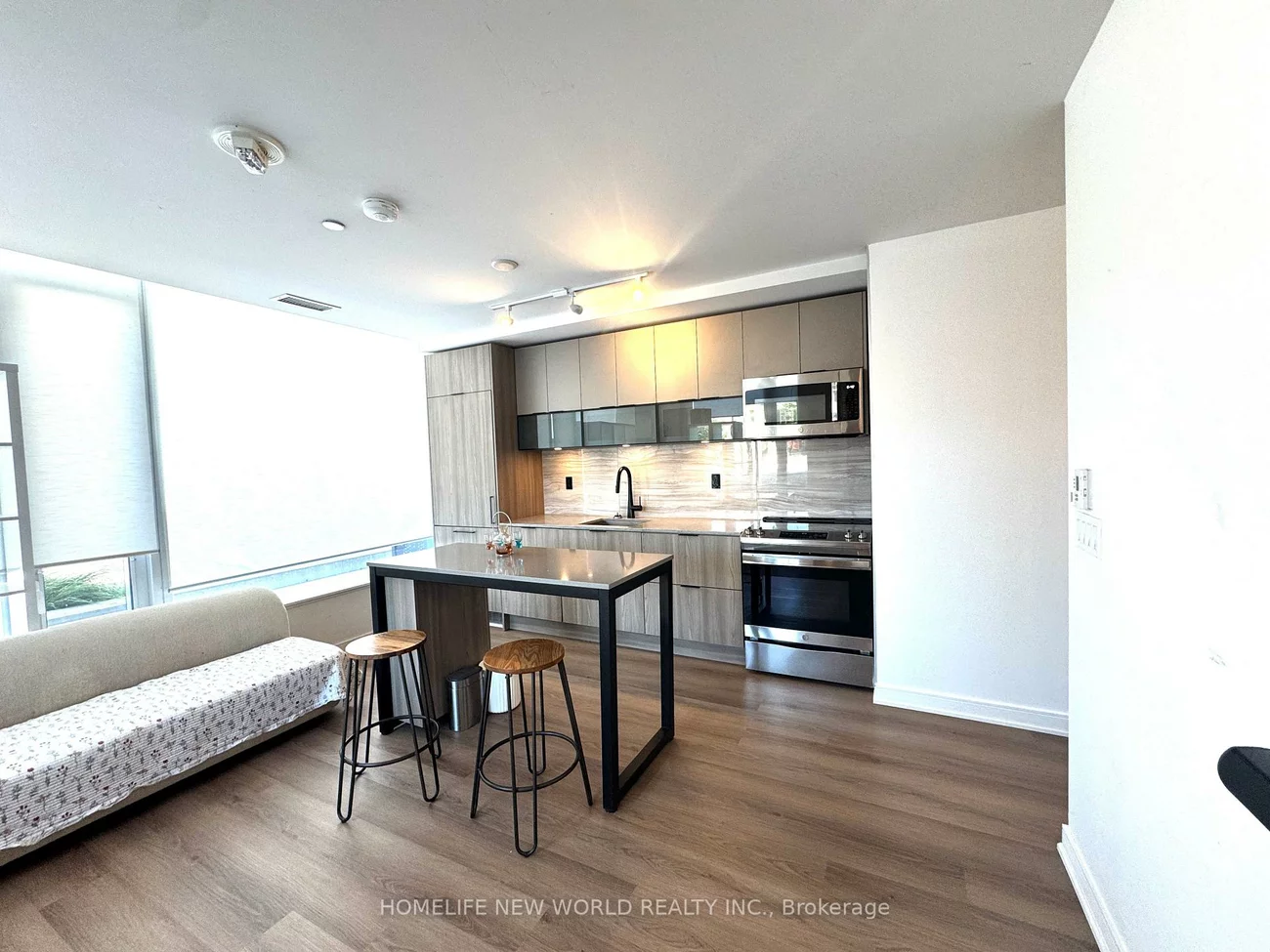 180, Mills, Waterfront Communities C8, Toronto