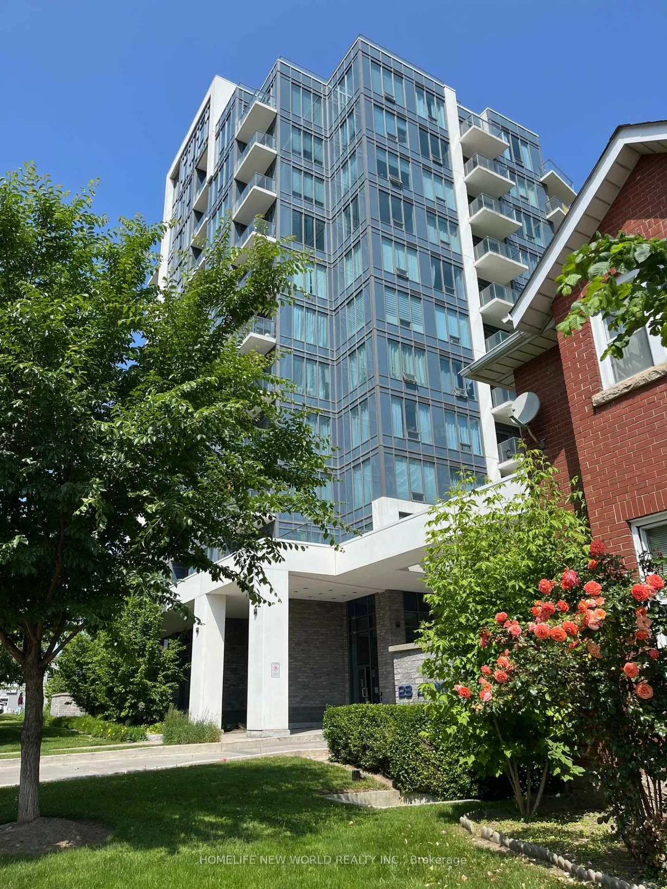28, Avondale, Willowdale East, Toronto