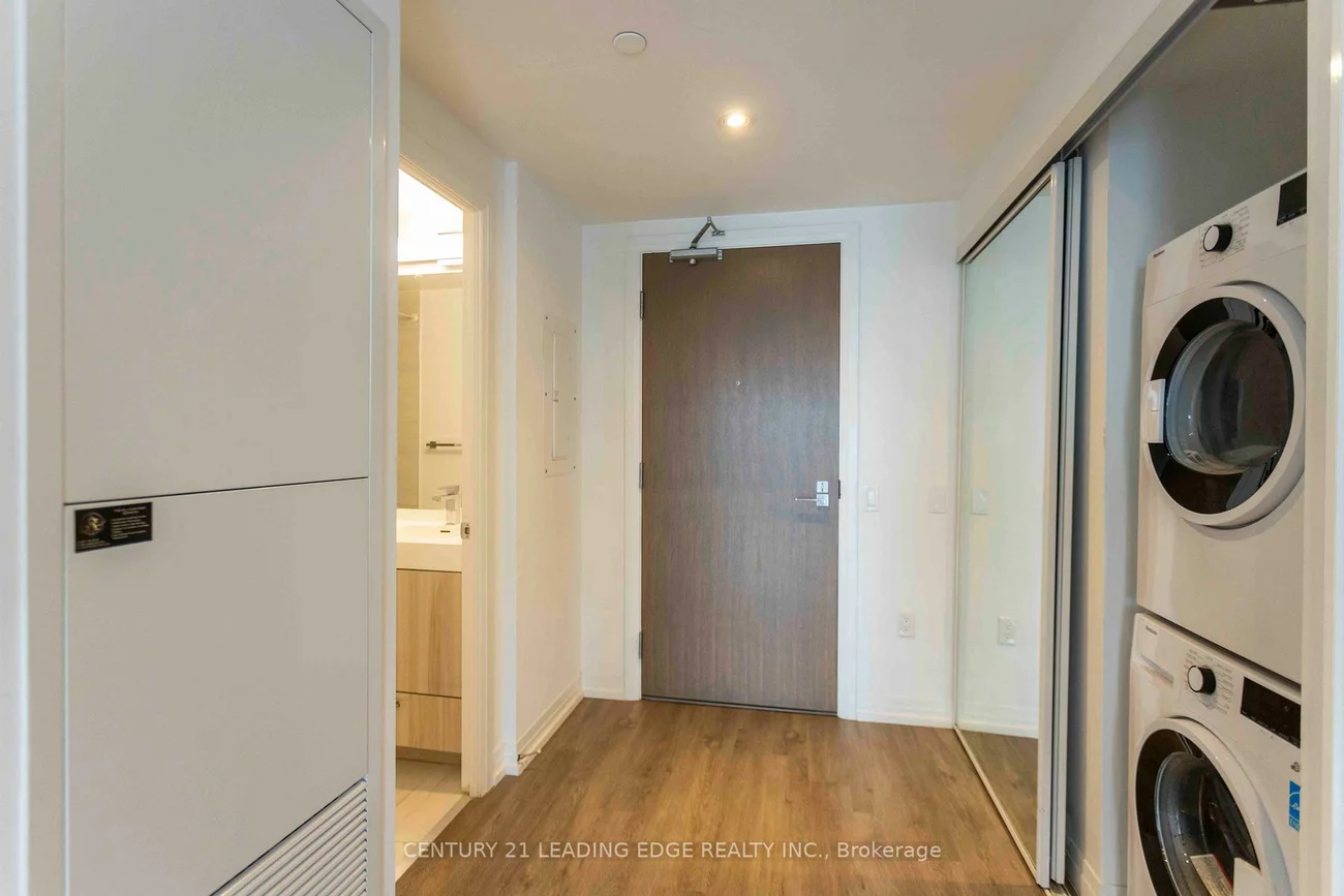 251, Jarvis, Waterfront Communities C8, Toronto