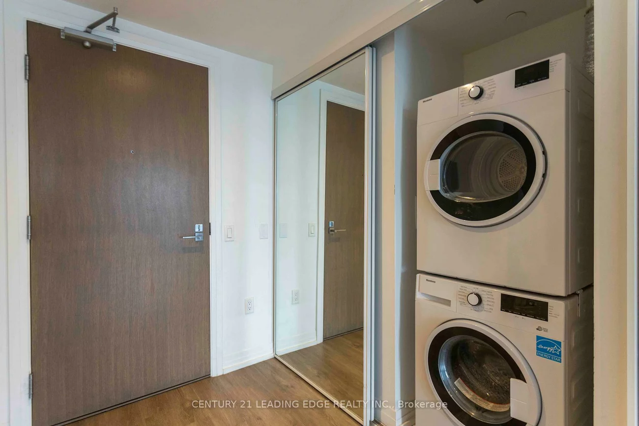 251, Jarvis, Waterfront Communities C8, Toronto