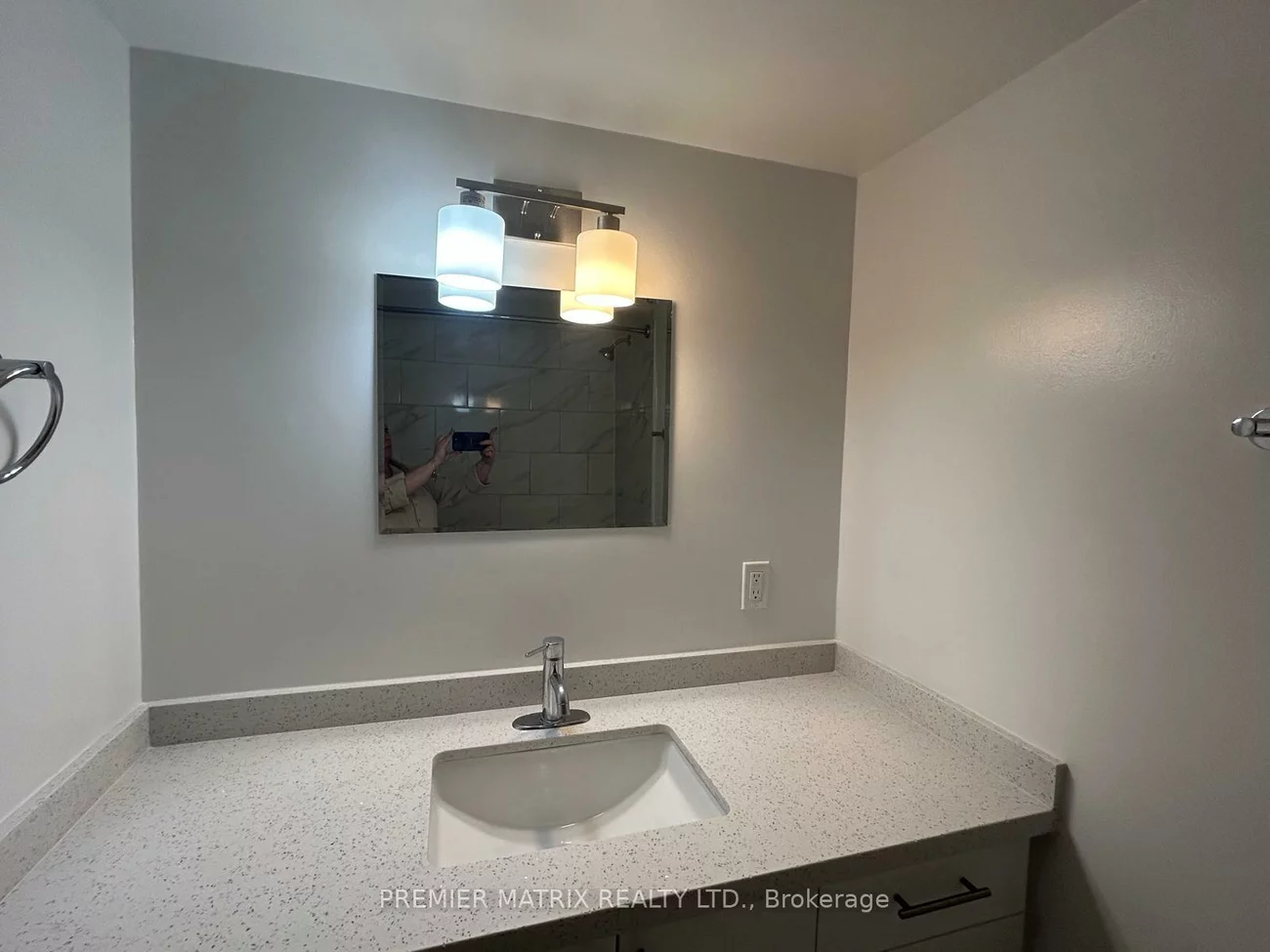 65, Thorncliffe Park, Thorncliffe Park, Toronto