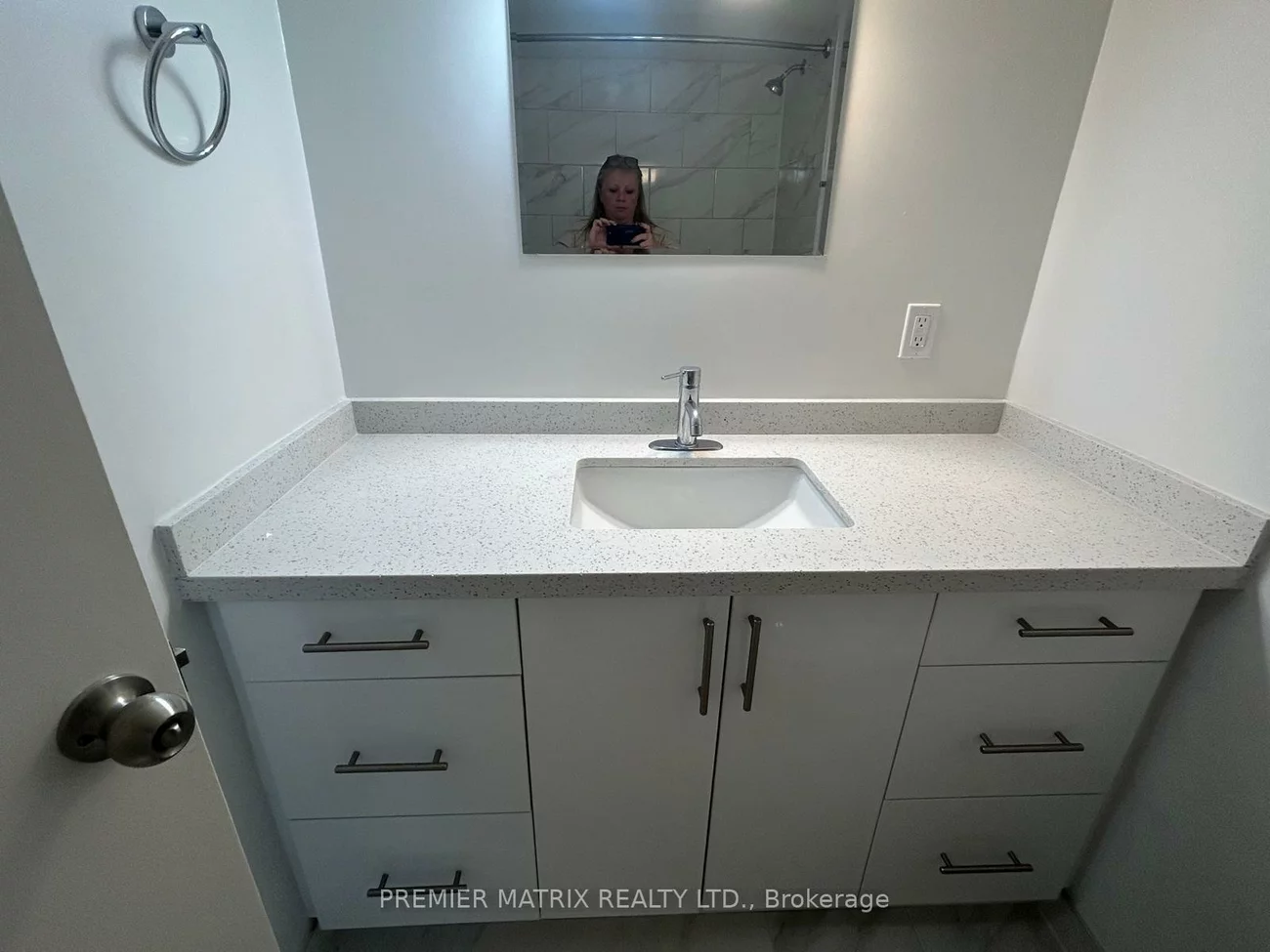 65, Thorncliffe Park, Thorncliffe Park, Toronto