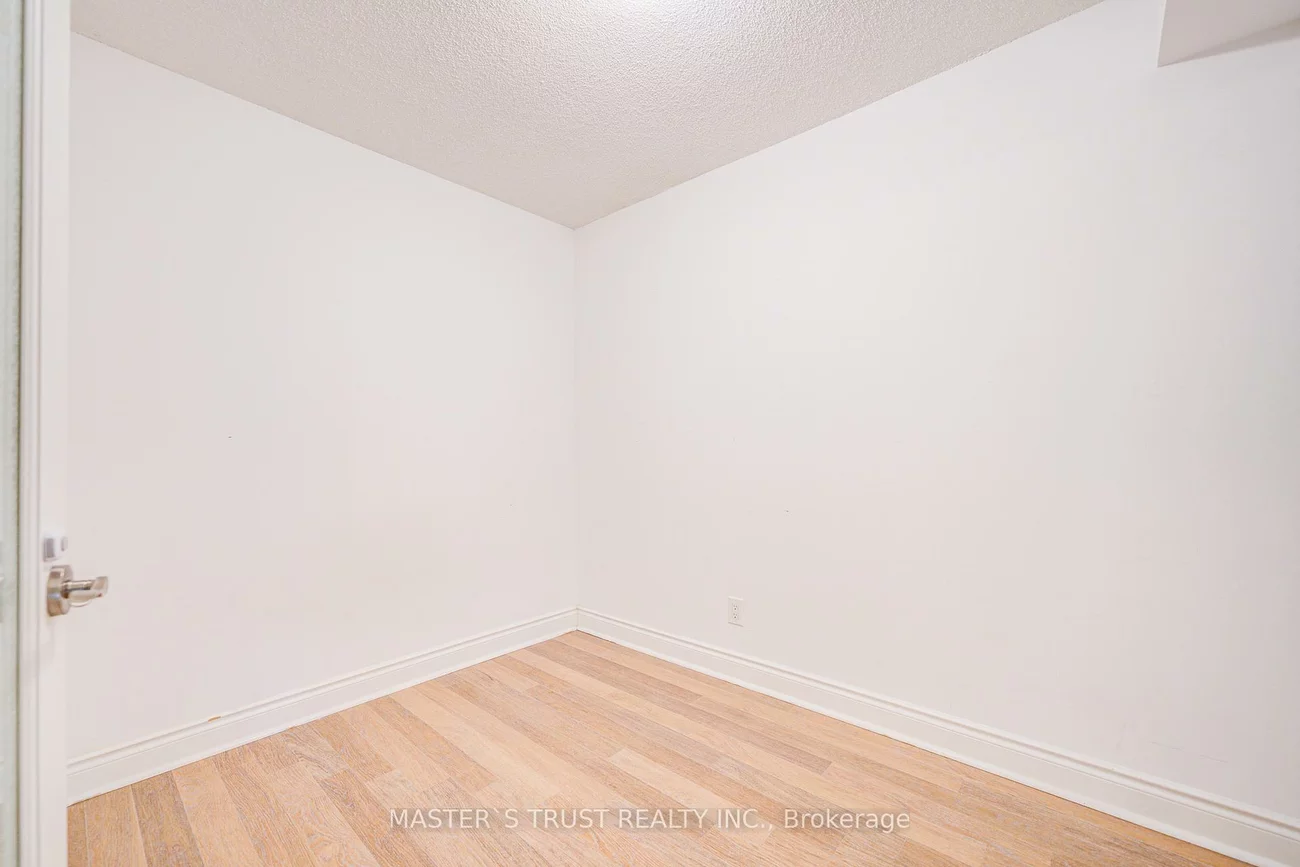25, Greenview, Newtonbrook West, Toronto