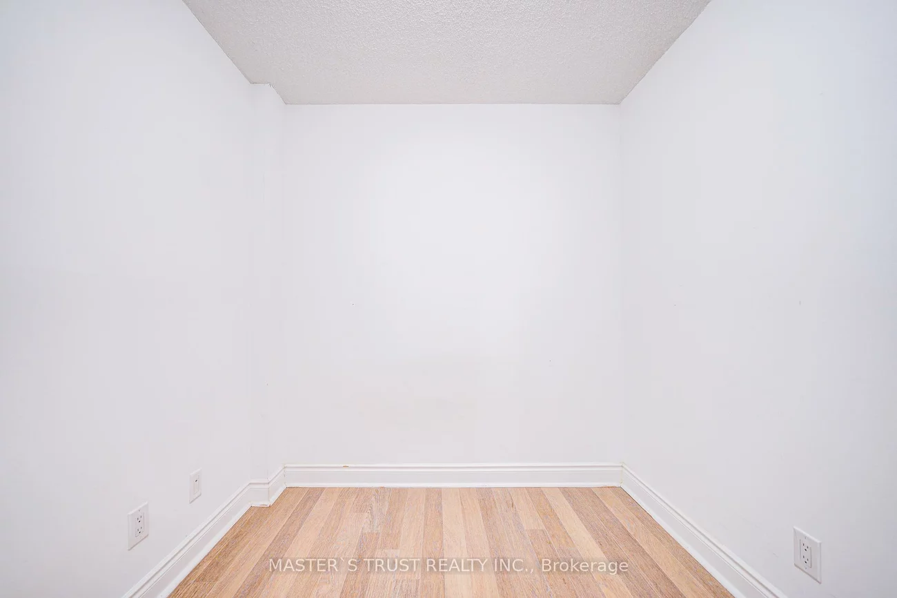 25, Greenview, Newtonbrook West, Toronto