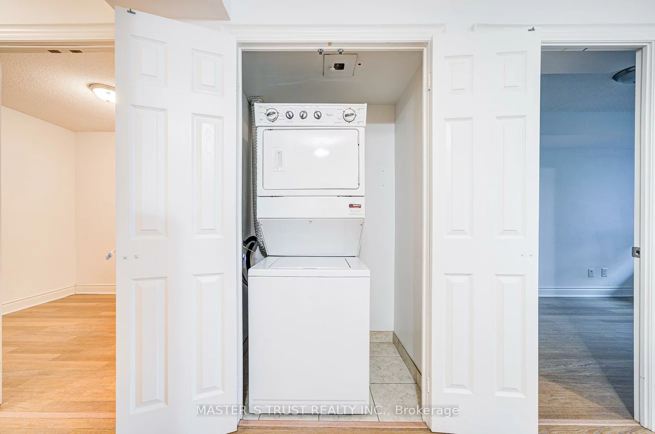 25, Greenview, Newtonbrook West, Toronto
