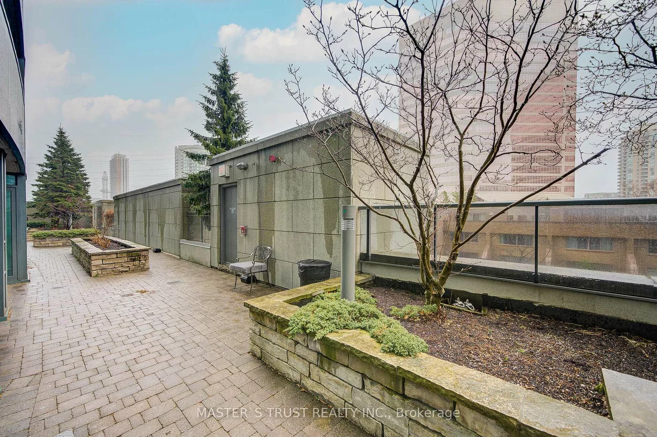 25, Greenview, Newtonbrook West, Toronto