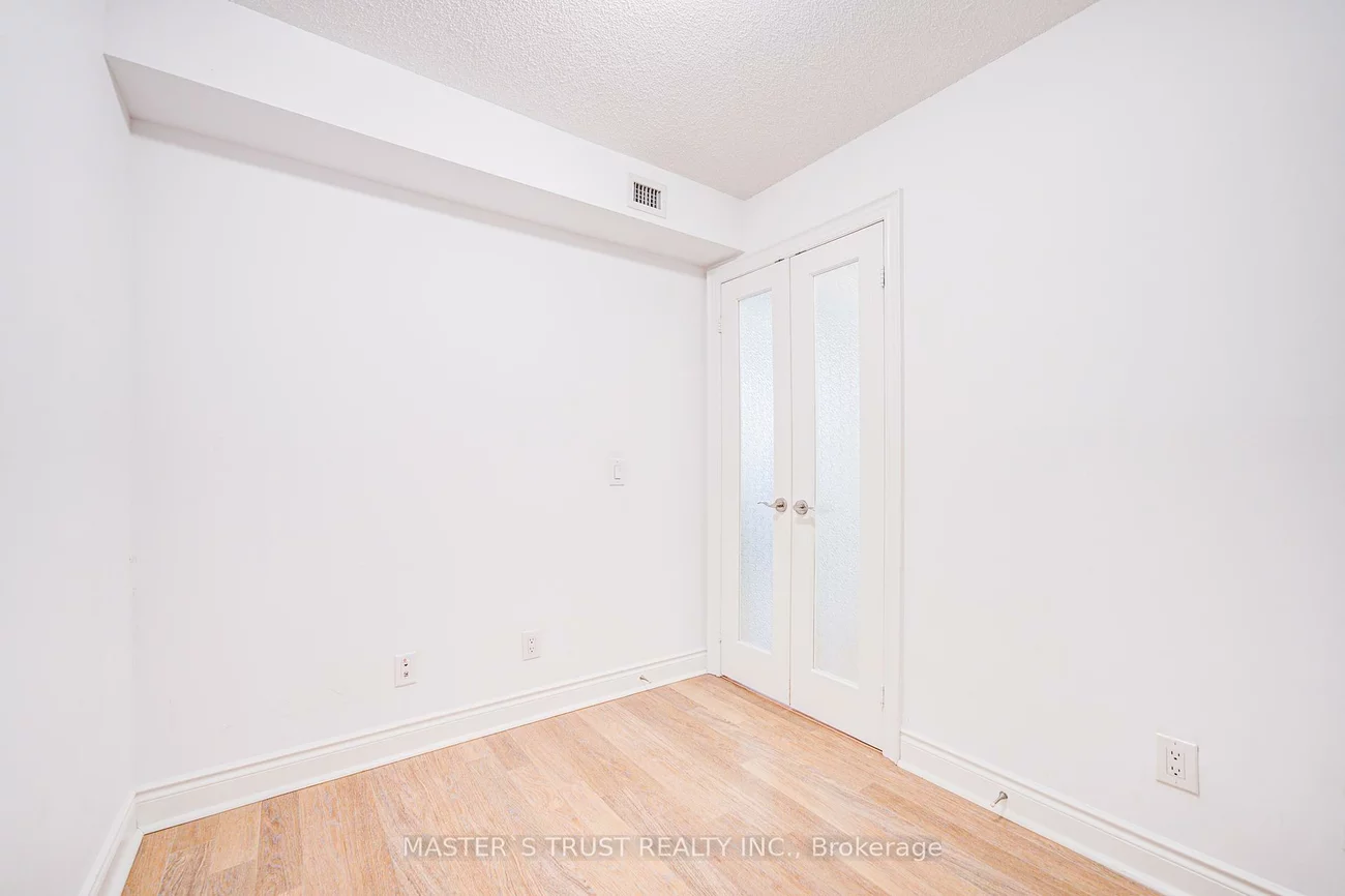 25, Greenview, Newtonbrook West, Toronto