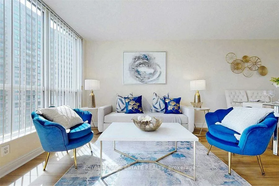 260, Doris, Willowdale East, Toronto