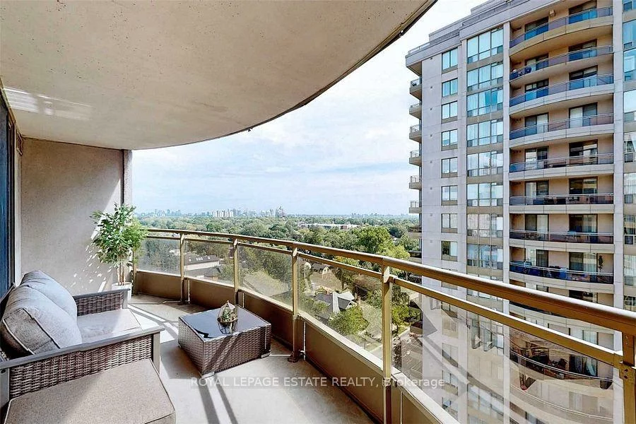260, Doris, Willowdale East, Toronto