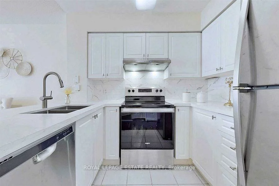 260, Doris, Willowdale East, Toronto