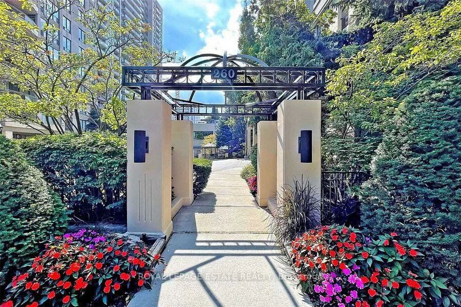 260, Doris, Willowdale East, Toronto