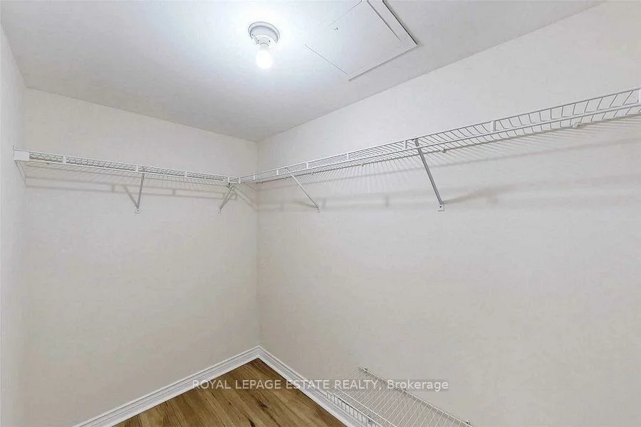 260, Doris, Willowdale East, Toronto