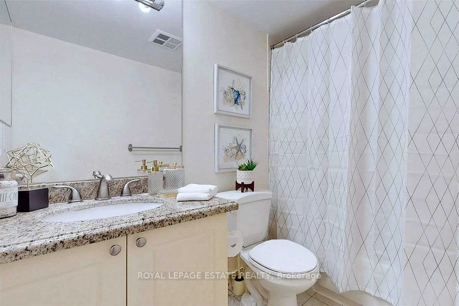 260, Doris, Willowdale East, Toronto