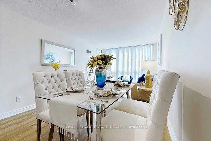 260, Doris, Willowdale East, Toronto