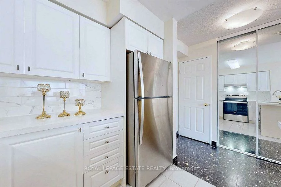260, Doris, Willowdale East, Toronto