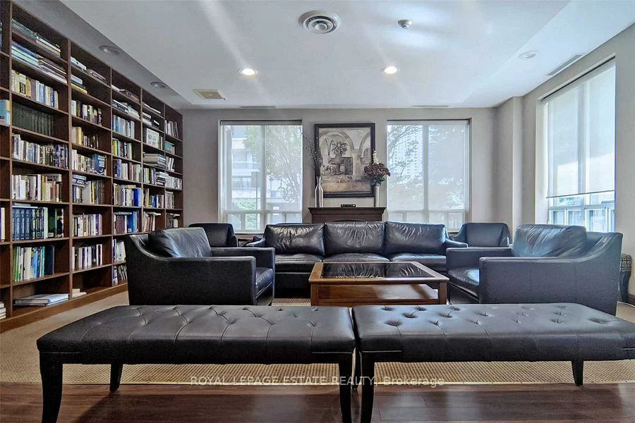 260, Doris, Willowdale East, Toronto