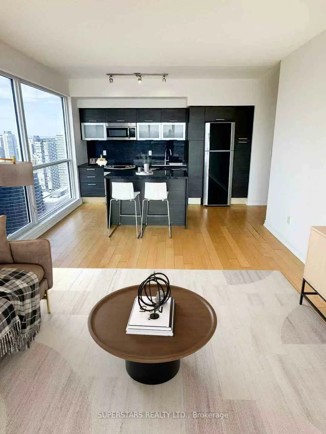 386, Yonge, Bay Street Corridor, Toronto