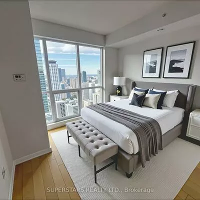 386, Yonge, Bay Street Corridor, Toronto