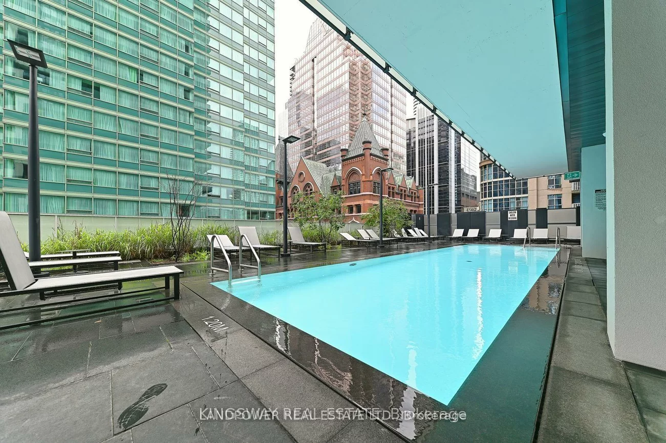 25, Richmond, Church-Yonge Corridor, Toronto
