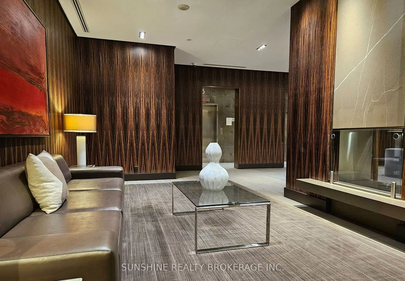 33, Lombard, Church-Yonge Corridor, Toronto