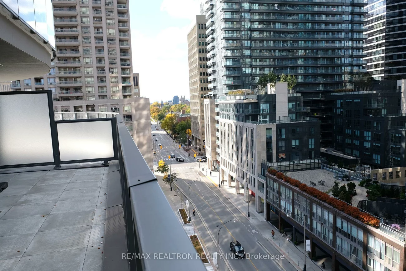 11, Wellesley, Bay Street Corridor, Toronto