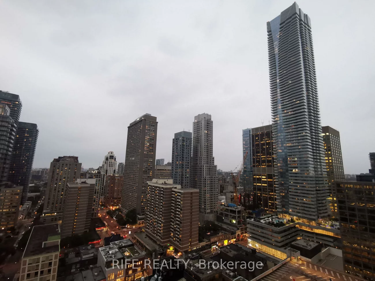 33, Charles, Church-Yonge Corridor, Toronto