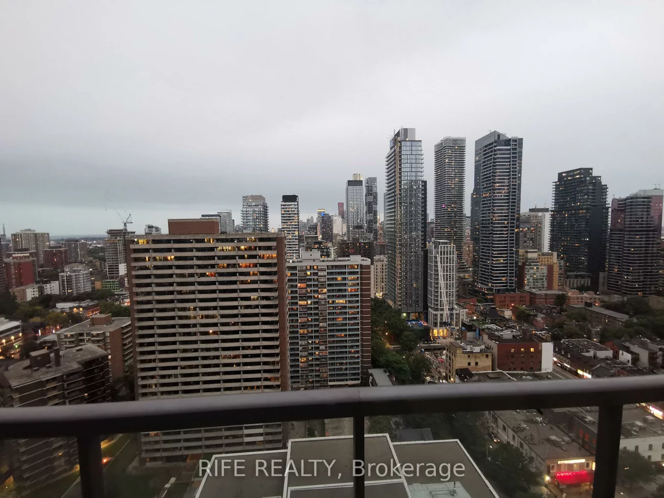 33, Charles, Church-Yonge Corridor, Toronto