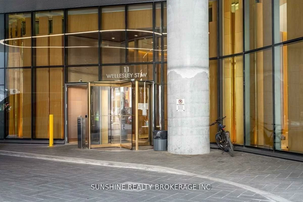 11, Wellesley, Bay Street Corridor, Toronto