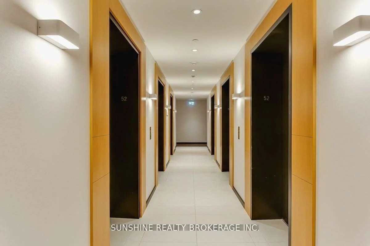 11, Wellesley, Bay Street Corridor, Toronto