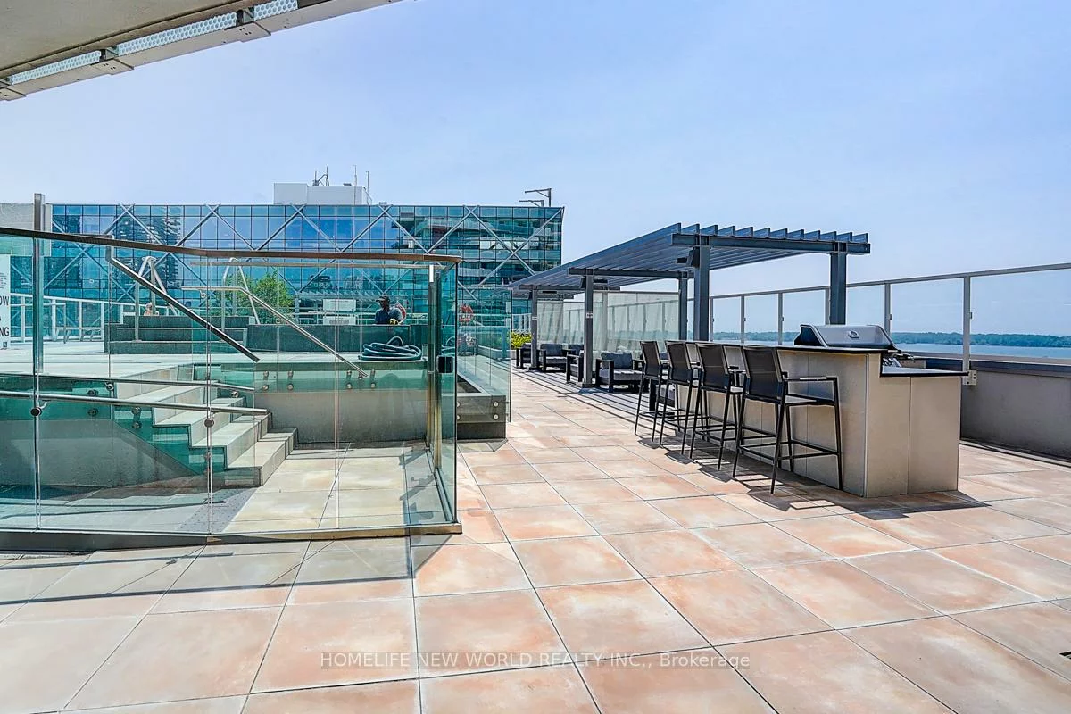 15, Queens, Waterfront Communities C8, Toronto
