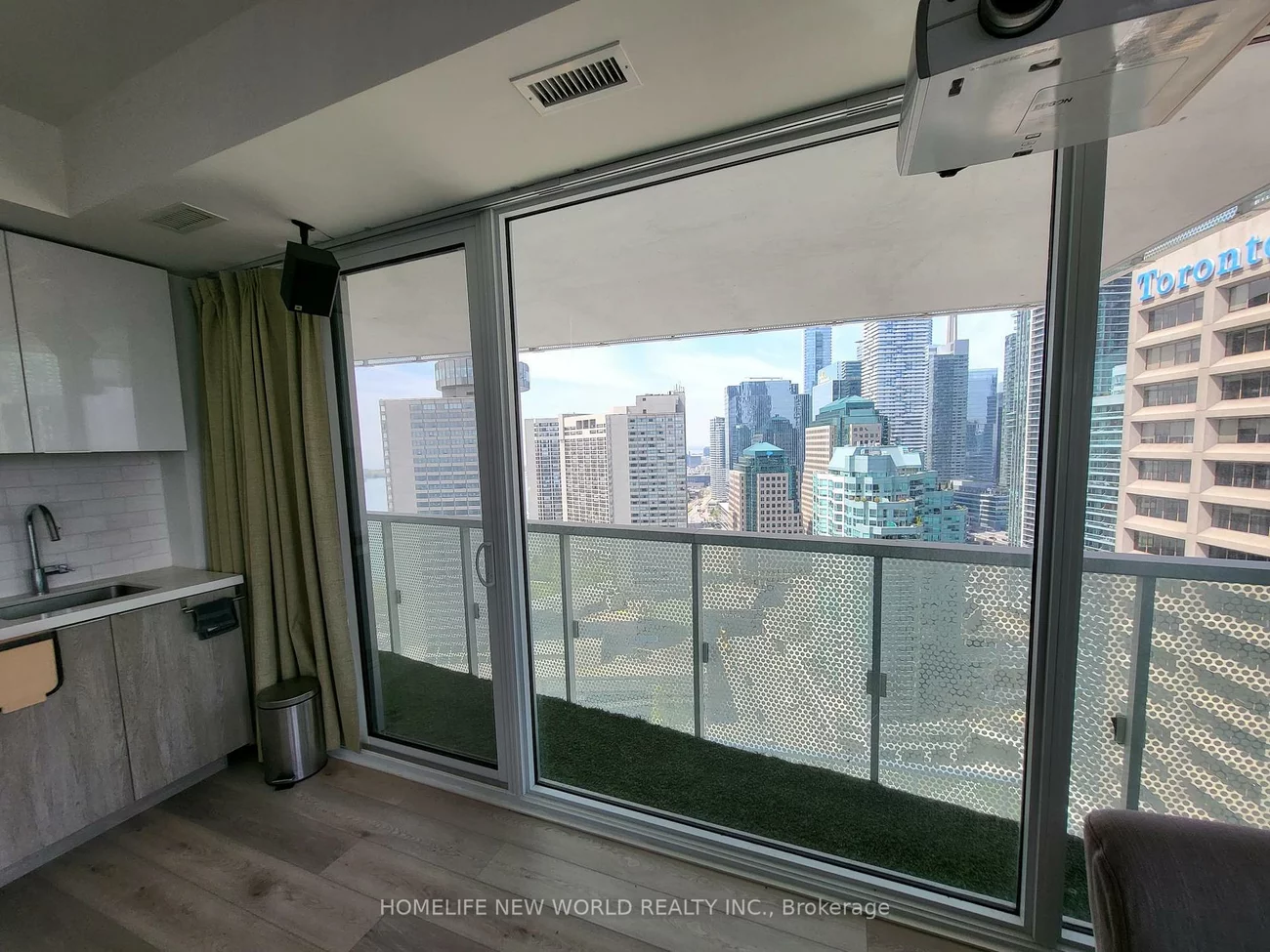 15, Queens, Waterfront Communities C8, Toronto