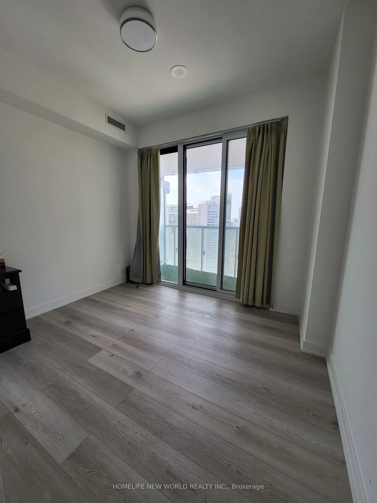 15, Queens, Waterfront Communities C8, Toronto