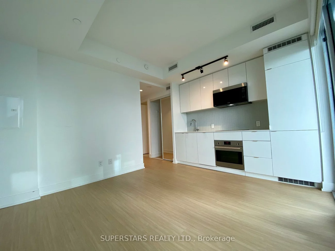 7, Grenville, Bay Street Corridor, Toronto