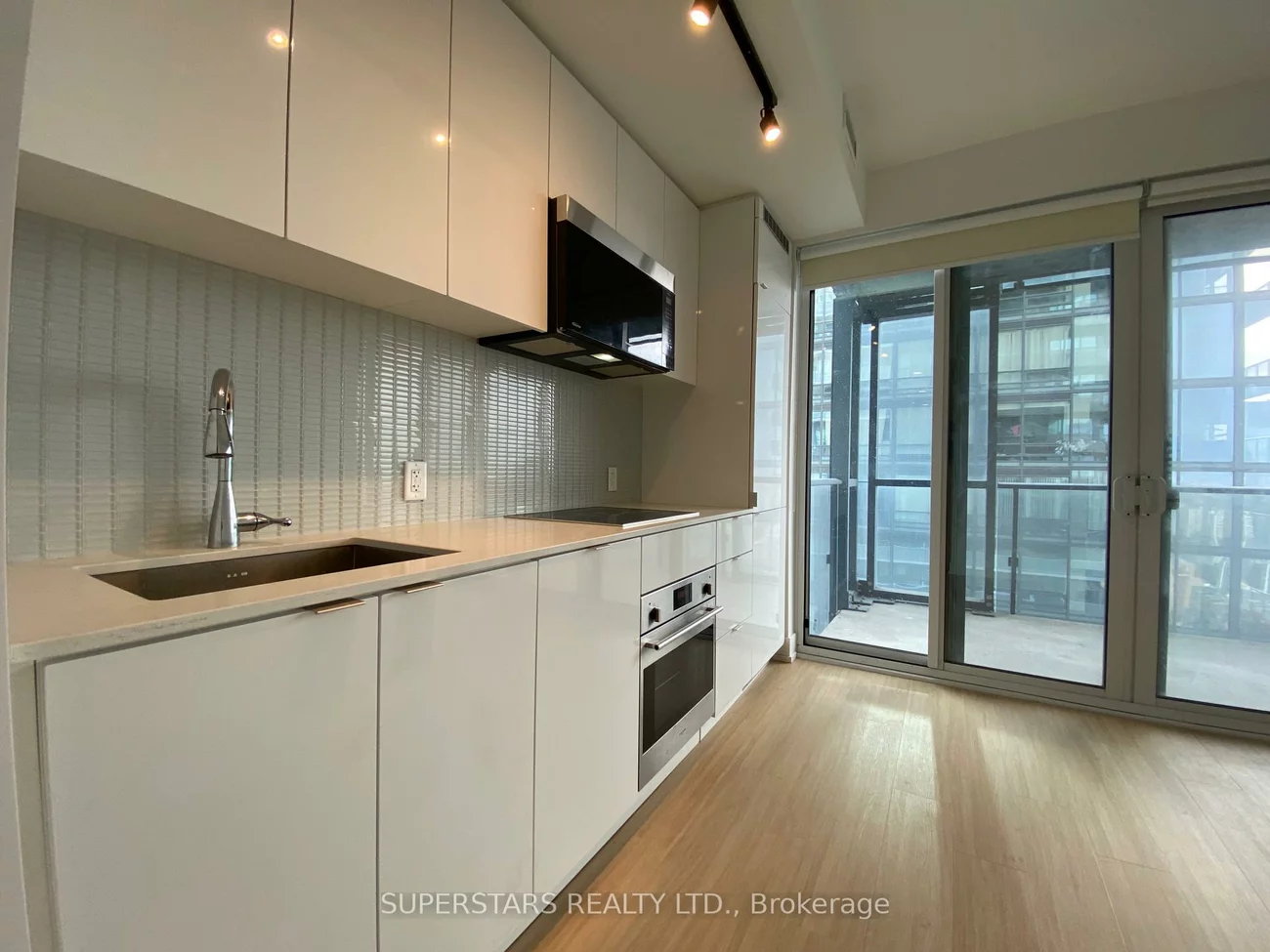 7, Grenville, Bay Street Corridor, Toronto