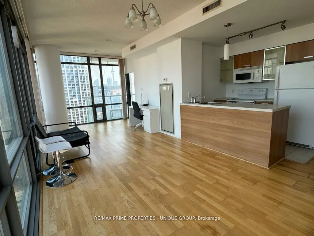 38, Grenville, Bay Street Corridor, Toronto
