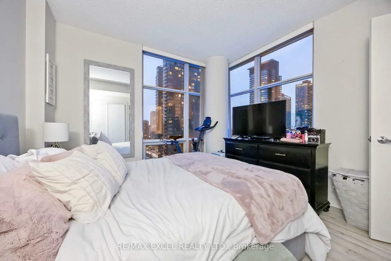 35, Mariner, Waterfront Communities C1, Toronto