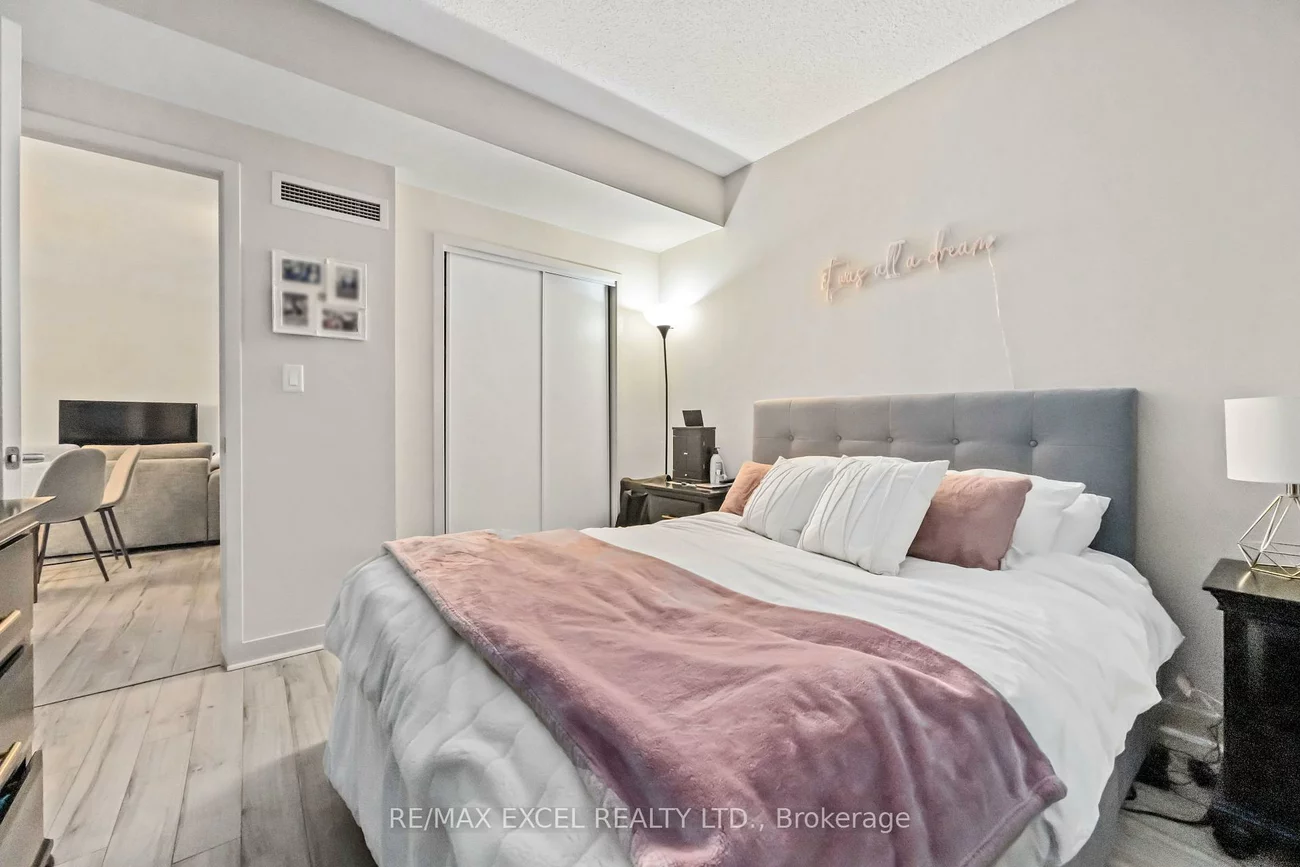 35, Mariner, Waterfront Communities C1, Toronto