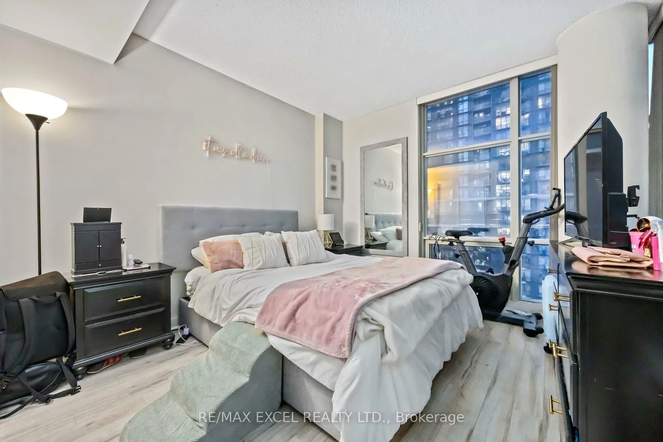35, Mariner, Waterfront Communities C1, Toronto