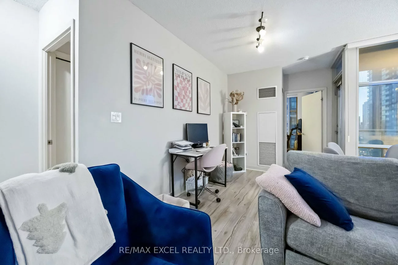 35, Mariner, Waterfront Communities C1, Toronto