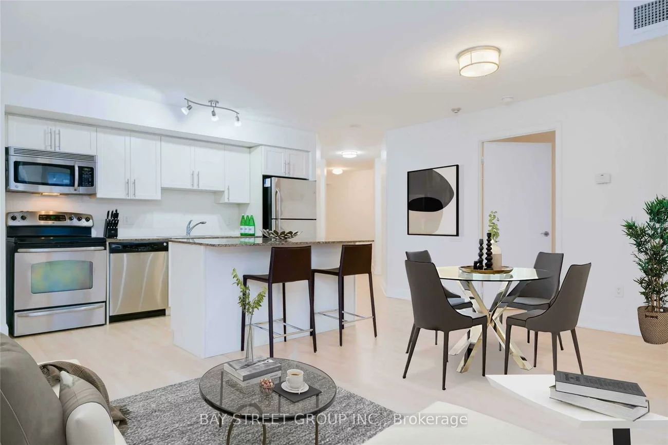 2191, Yonge, Mount Pleasant West, Toronto