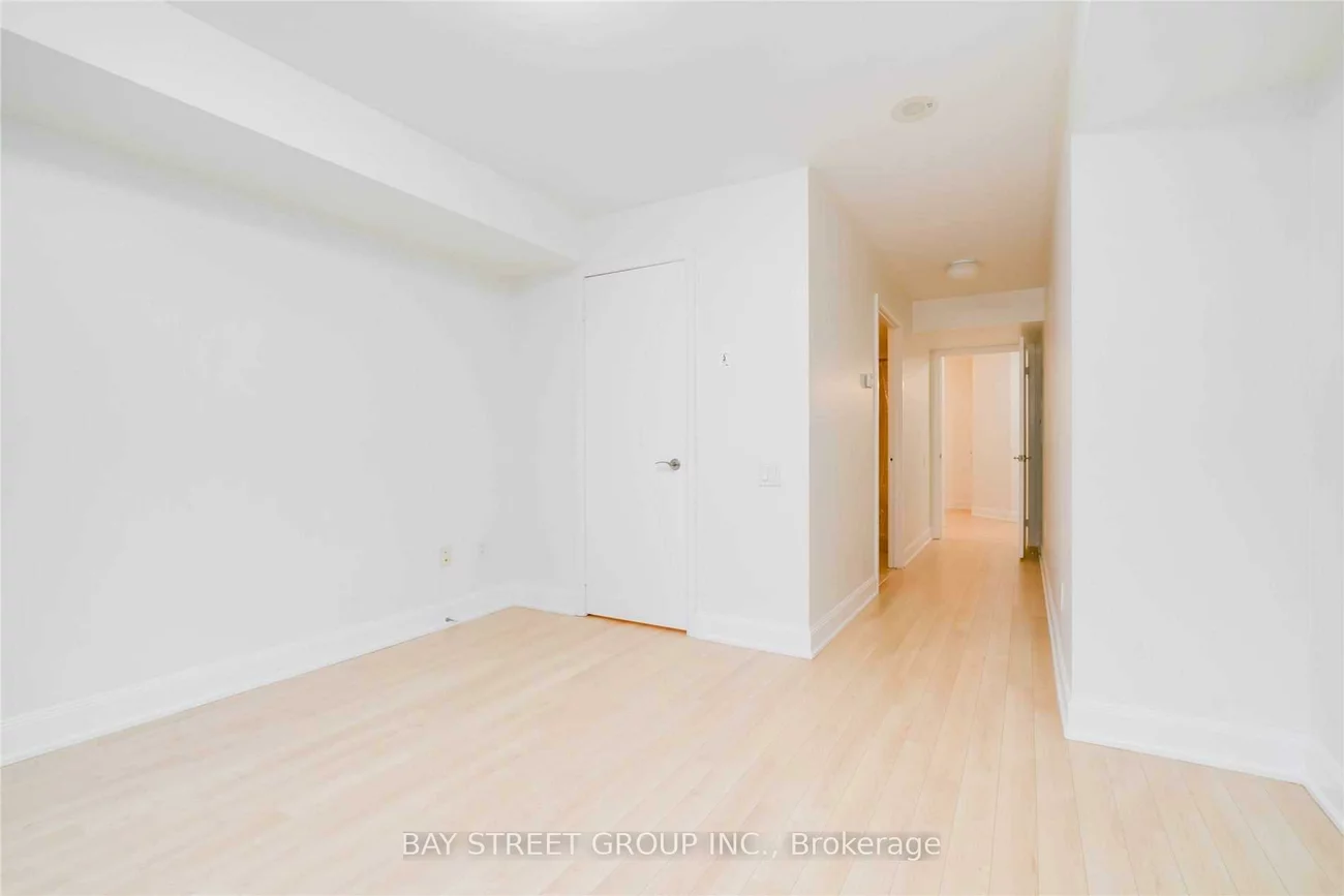 2191, Yonge, Mount Pleasant West, Toronto