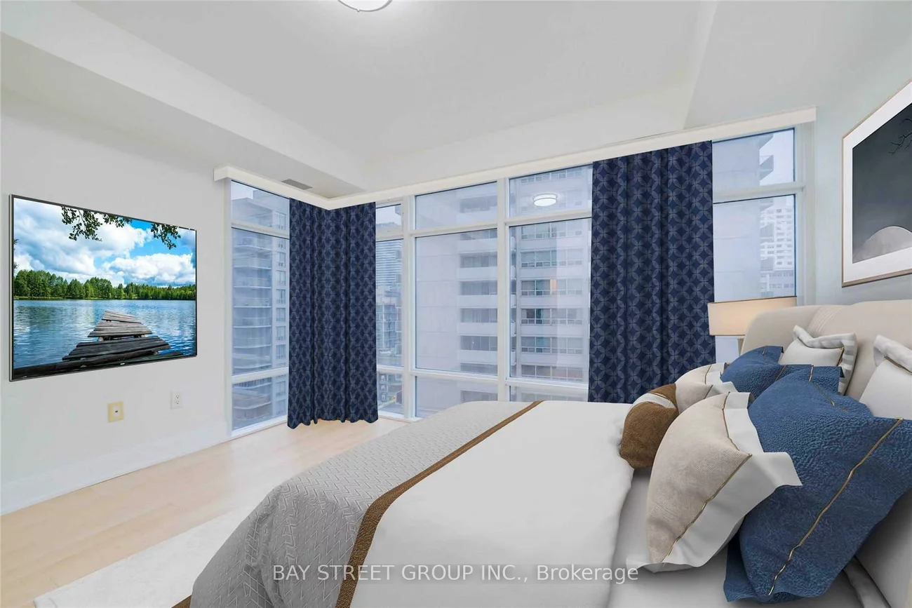 2191, Yonge, Mount Pleasant West, Toronto