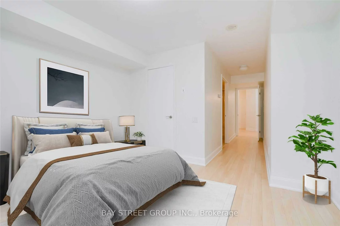 2191, Yonge, Mount Pleasant West, Toronto