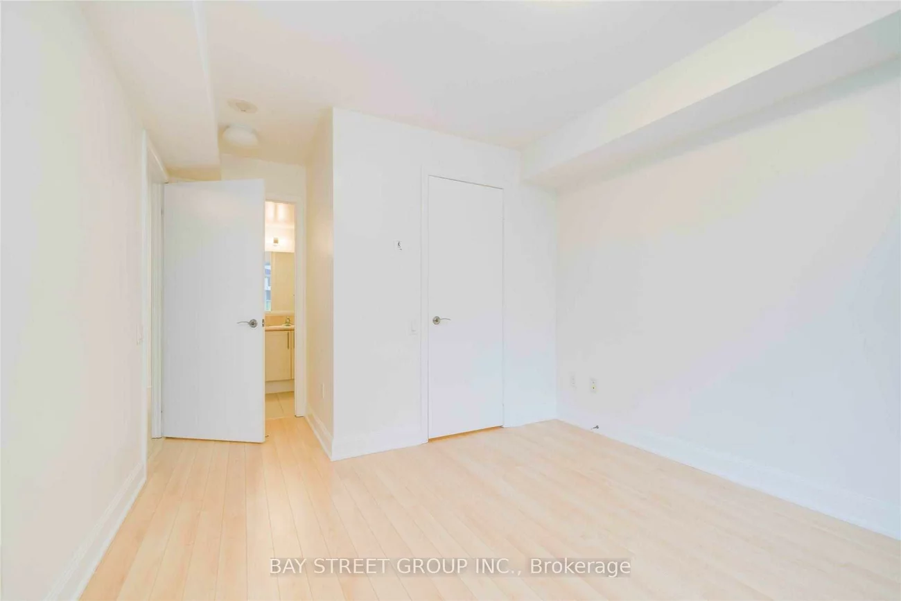 2191, Yonge, Mount Pleasant West, Toronto