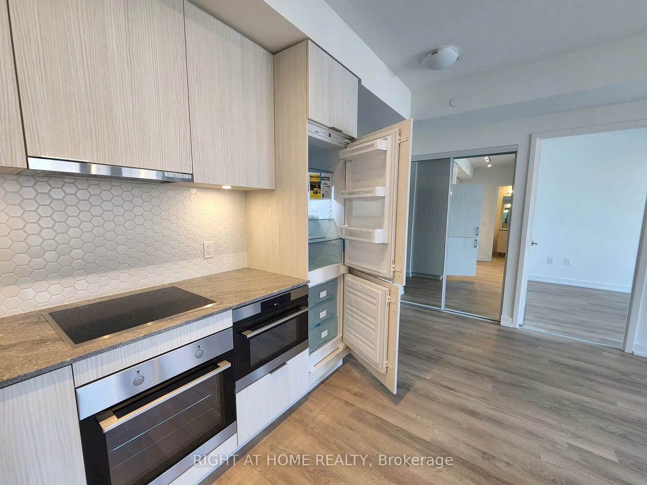 158, Front, Moss Park, Toronto