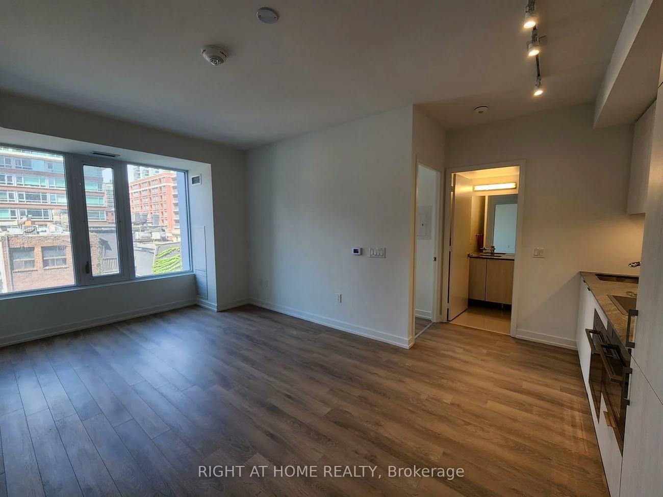 158, Front, Moss Park, Toronto