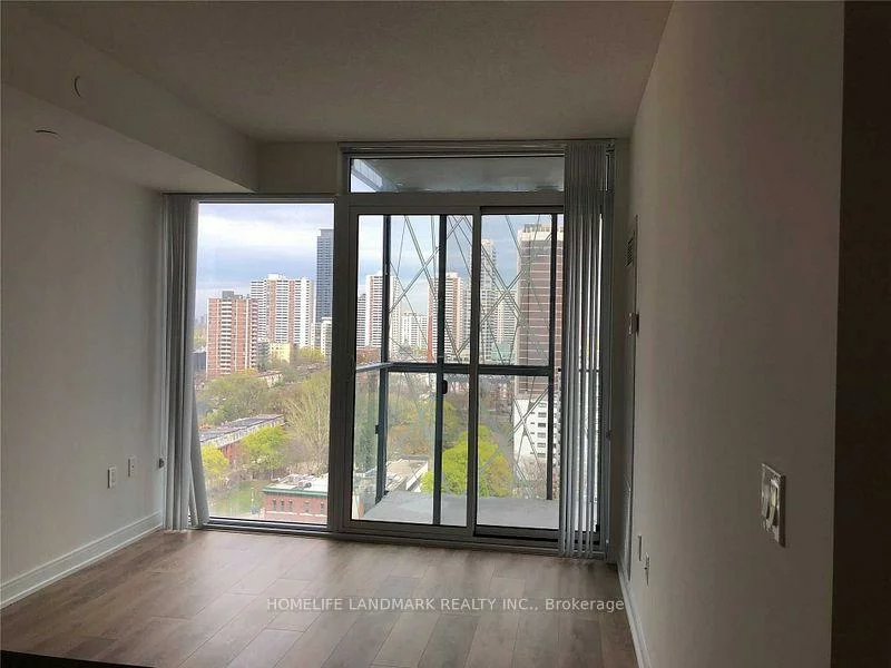 50, Wellesley, Church-Yonge Corridor, Toronto