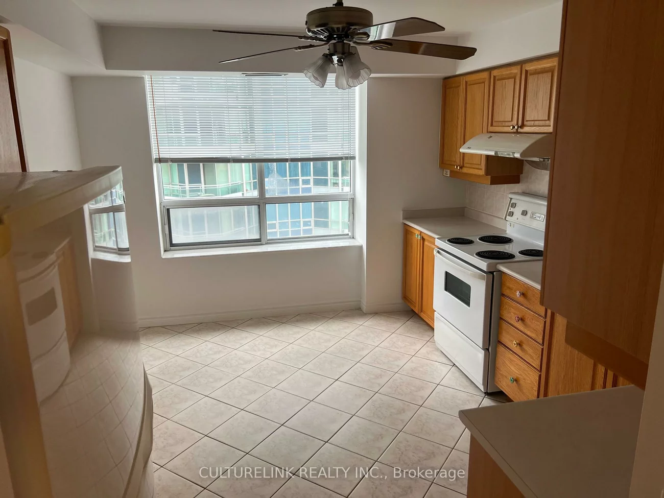 18, Sommerset, Willowdale East, Toronto